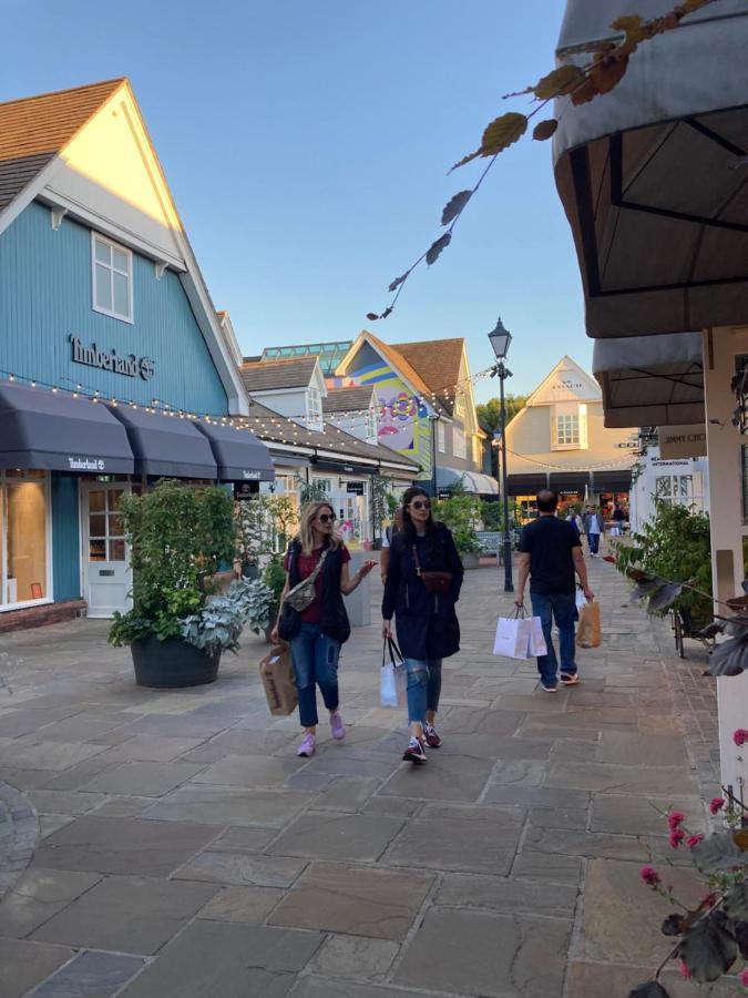 Cozy Bicester Village Townhouse With Garden ภายนอก รูปภาพ